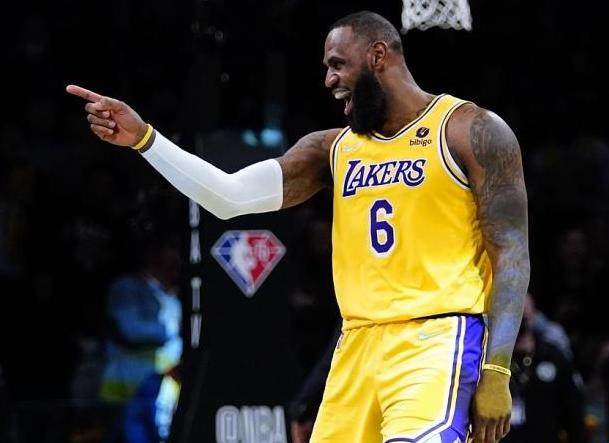 B体育中国官网-沃格尔继续持有乐观态度 詹姆斯：有机会就得补强